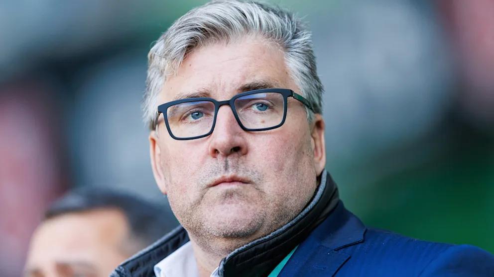 开元体育官网-包含国际比赛日法兰克福备战英超，队长鼓劲细节曝光，媒体盛赞，心理建设被强调的词条