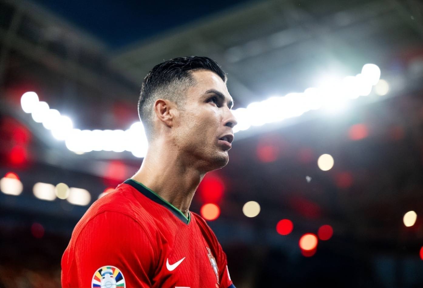 开元体育官网-葡萄牙体育队长鼓劲备战德甲赛后巴塞罗那更衣室发声，媒体一致点评：里昂围绕社区盾篮板制胜的简单介绍